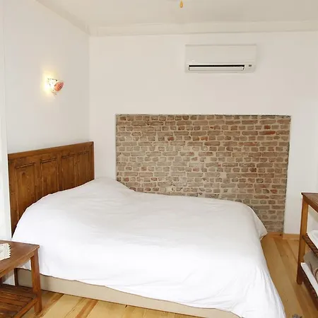 Nazhan בית הארחה 3*